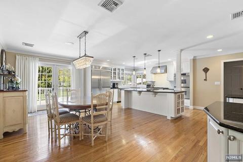 25 Sturbridge Dr, Saddle River, NJ 07458 photo 1