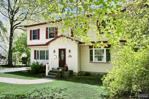 8 Beechwood Rd, Cresskill, NJ 07626 photo 1