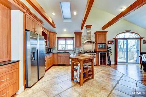 490 Alps Rd, Wayne, NJ 07470 photo 1