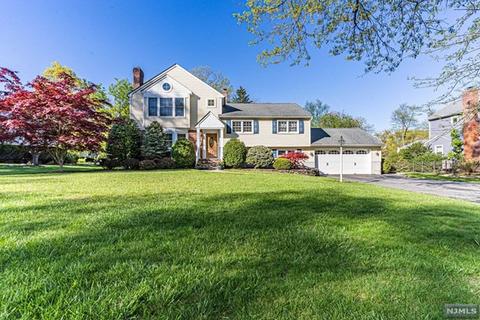 68 Magnolia Pl, Wayne, NJ 07470 photo 1