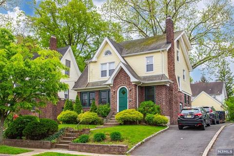 262 Grayson Pl, Teaneck, NJ 07666 photo 1