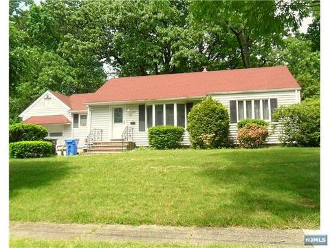 815 Godwin Rd, Paramus, NJ 07652 photo 1
