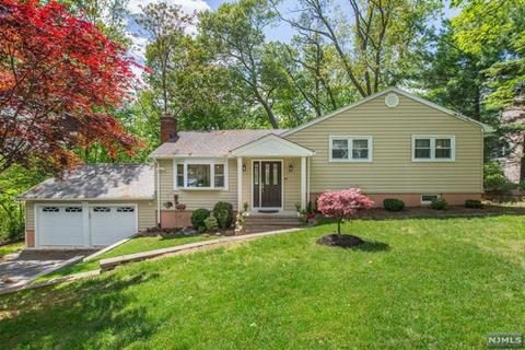 27 Ridgeview Ter, Wayne, NJ 07470 photo 1
