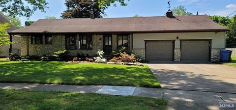 749 Boyd Rd, Paramus, NJ 07652 photo 1