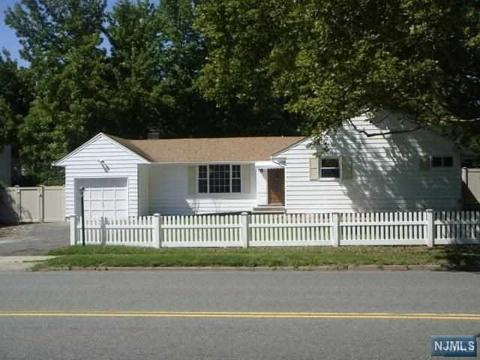 305 Forest Ave, Paramus, NJ 07652 photo 1