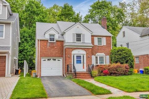 427 Forest Ave, Teaneck, NJ 07666 photo 1