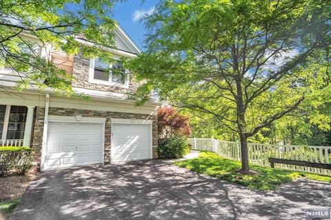 208 Levinberg Ln, Wayne, NJ 07470 photo 1
