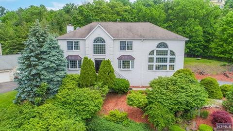 115 Chopin Dr, Wayne, NJ 07470 photo 1