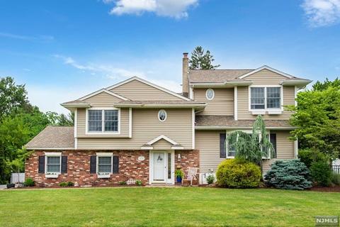 32 Kuiken Ct, Wayne, NJ 07470 photo 1