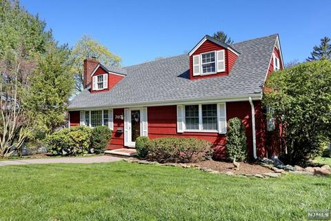 740 Hemlock Dr, Oradell, NJ 07649 photo 1