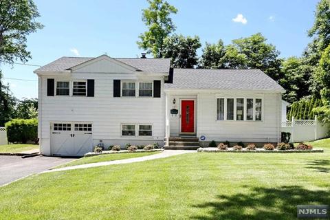150 Morningside Rd, Paramus, NJ 07652 photo 1