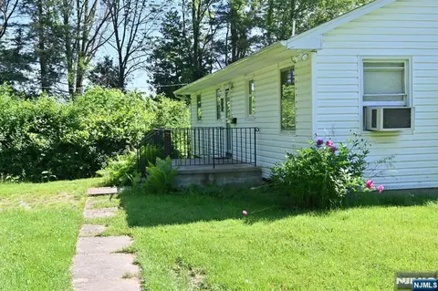70 Davis Rd, Franklin, NJ 07416 photo 1