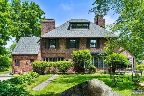 385 Lookout Ave, Hackensack, NJ 07601 photo 1