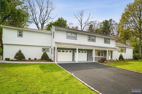 132 Midwood Rd, Paramus, NJ 07652 photo 1
