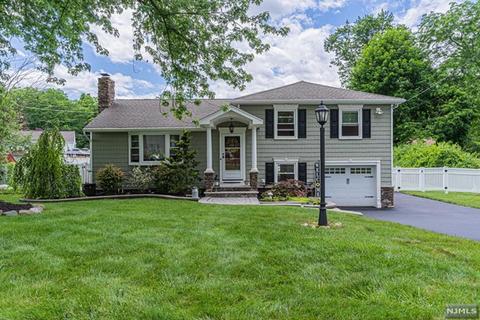 13 Perrin Dr, Wayne, NJ 07470 photo 1