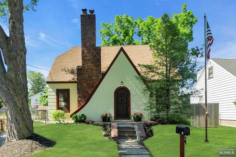 25 Lewis St, Wayne, NJ 07470 photo 1