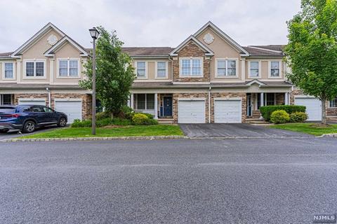 136 Levinberg Ln, Wayne, NJ 07470 photo 1