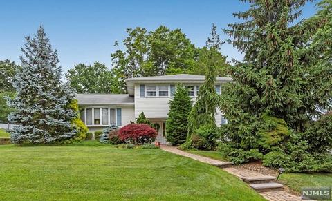 28 Kossuth Pl, Wayne, NJ 07470 photo 1