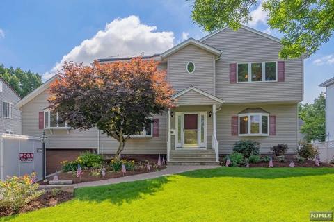 326 Sherwood Dr, Paramus, NJ 07652 photo 1