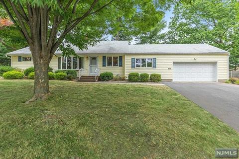 689 Victoria Ave, Paramus, NJ 07652 photo 1