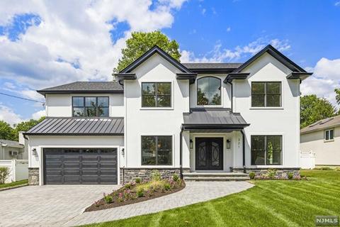 331 Franklin Pl, Paramus, NJ 07652 photo 1