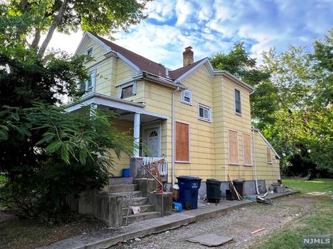 182 Kansas St, Hackensack, NJ 07601 photo 1