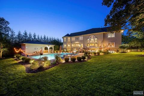 270 Drew Ave, Paramus, NJ 07652 photo 1