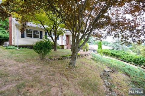 50 Hardwick Ln, Wayne, NJ 07470 photo 1