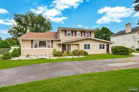 906 Valley Rd, Wayne, NJ 07470 photo 1