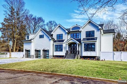 8 Broad St, Demarest, NJ 07627 photo 1