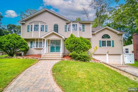 19 Forest Ter, Wayne, NJ 07470 photo 1