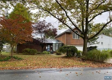 318 Bullard Ave, Paramus, NJ 07652 photo 1
