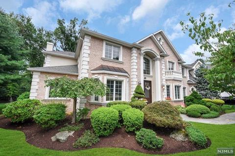 281 Starling Ct, Paramus, NJ 07652 photo 1