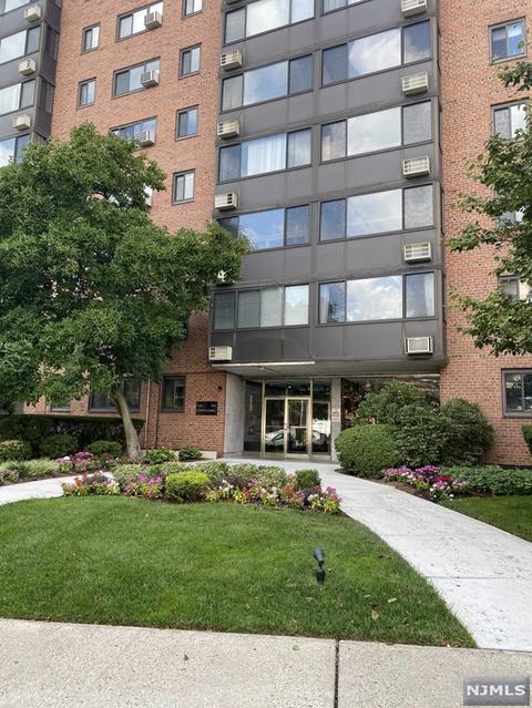 90 Prospect Ave #9F, Hackensack, NJ 07601 photo 1