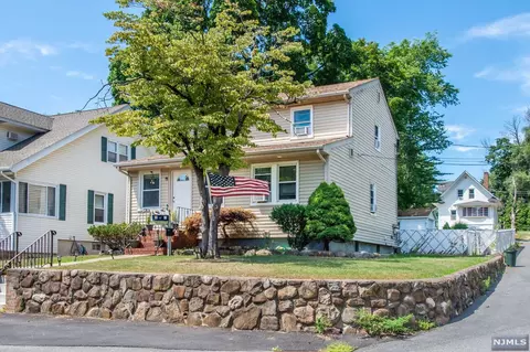 29 Oak St, Wayne, NJ 07470 photo 1