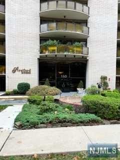 150 Overlook Ave #6F, Hackensack, NJ 07601 photo 1