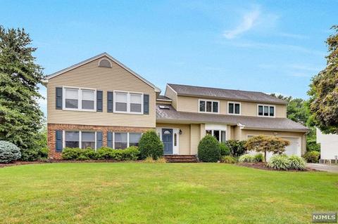 28 Dwight St, Wayne, NJ 07470 photo 1
