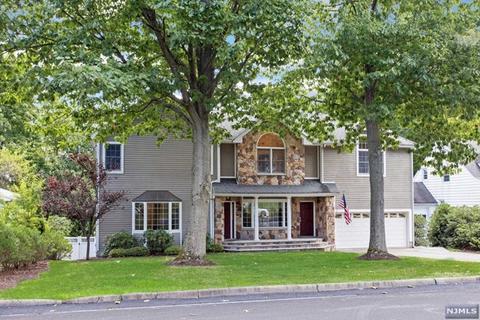 228 Macdonald Dr, Wayne, NJ 07470 photo 1