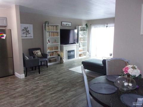 300 Park St #4C, Hackensack, NJ 07601 photo 1