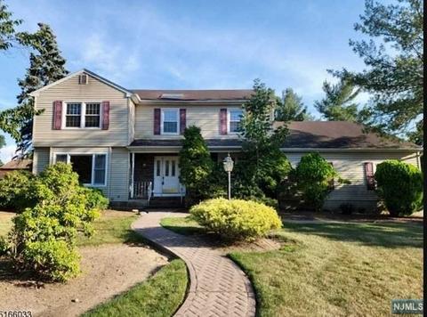 65 Chandler Dr, Wayne, NJ 07470 photo 1