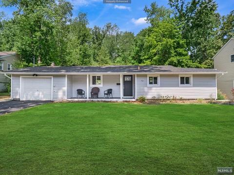 72 Pleasantview Dr, Wayne, NJ 07470 photo 1