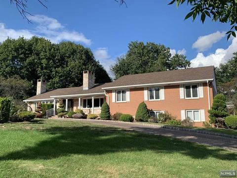 189 Alpine Dr, Paramus, NJ 07652 photo 1