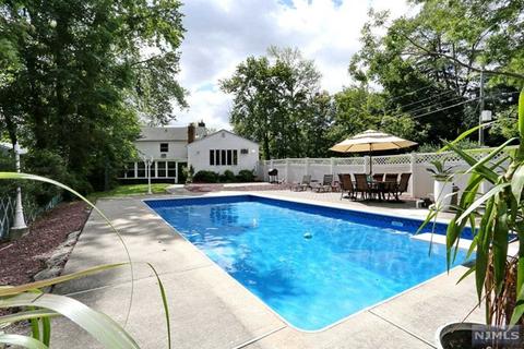 251 W Midland Ave, Paramus, NJ 07652 photo 1
