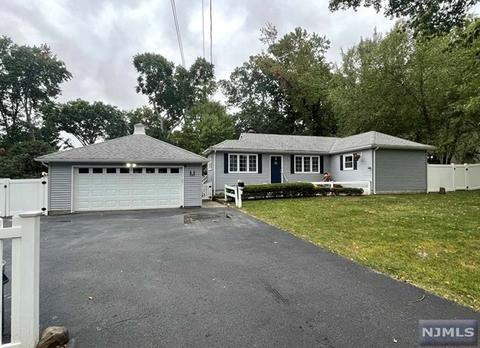 39 Cedar Pl, Wayne, NJ 07470 photo 1