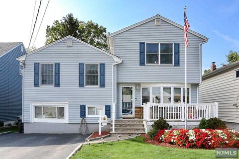 94 Deerfield St, Bergenfield, NJ 07621