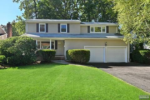 372 Mckinley Blvd, Paramus, NJ 07652 photo 1