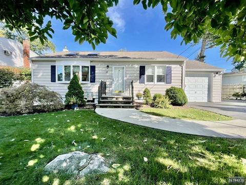 18 Redwood Ave, Wayne, NJ 07470 photo 1