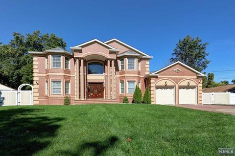 271 Ashley Pl, Paramus, NJ 07652 photo 1