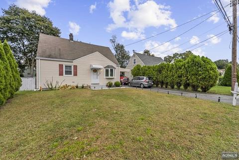18 Decker Rd, Haskell, NJ 07420 photo 1