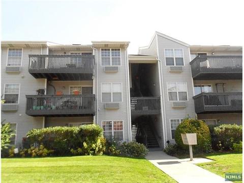 280 Kipp St #2B, Hackensack, NJ 07601 photo 1
